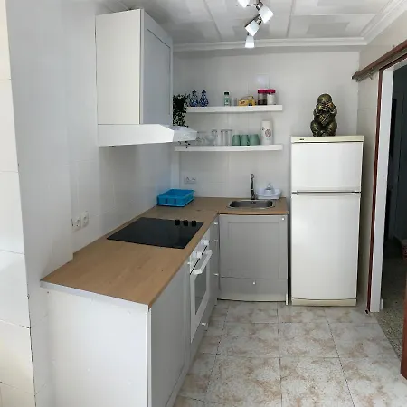 Delightful 3 Bedroom With Terrace E1ev Apartment