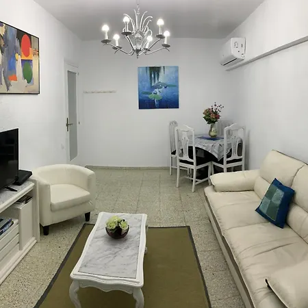 Daire Delightful 3 Bedroom With Terrace Esp1ev
